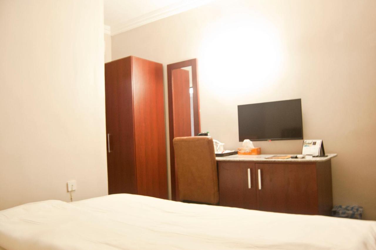 R & K Guest Palace Hotel Kano Exterior foto